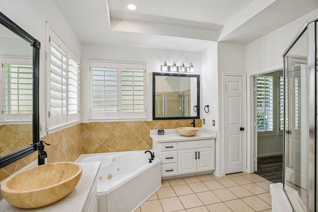 14 Guinevere Place, The Woodlands, TX 77384