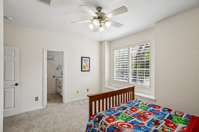 14 Guinevere Place, The Woodlands, TX 77384