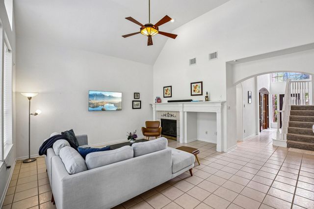 14 Guinevere Place, The Woodlands, TX 77384