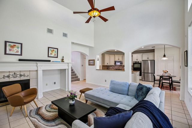 14 Guinevere Place, The Woodlands, TX 77384