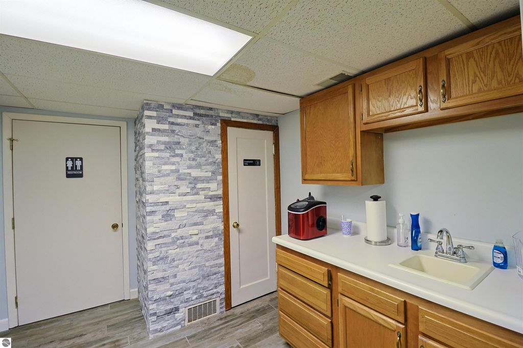 Image 12 of property listing at 115 S Franklin, Mt Pleasant, MI 48858