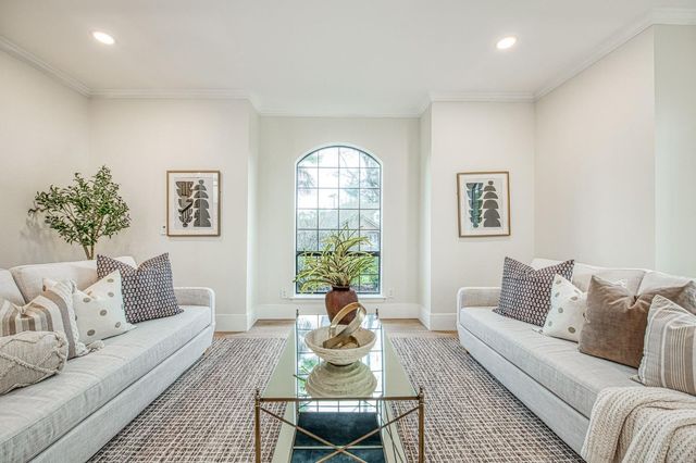 9381 N Woodmont Drive, Fresno, CA 93720