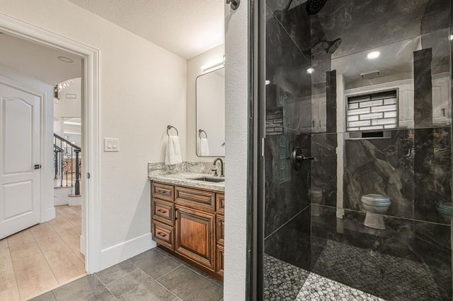 9381 N Woodmont Drive, Fresno, CA 93720