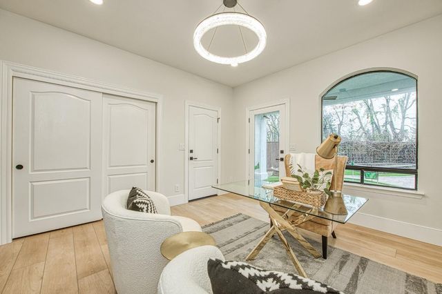 9381 N Woodmont Drive, Fresno, CA 93720
