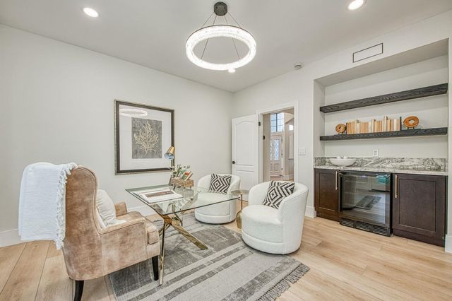 9381 N Woodmont Drive, Fresno, CA 93720