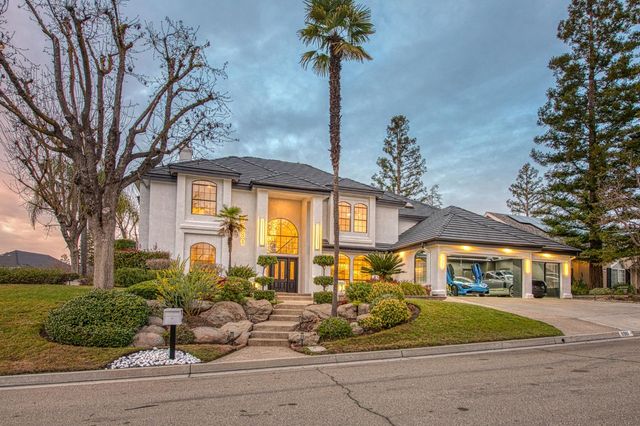 9381 N Woodmont Drive, Fresno, CA 93720