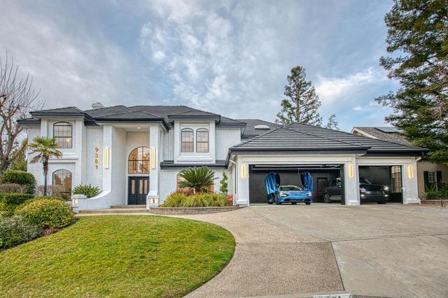 9381 N Woodmont Drive, Fresno, CA 93720
