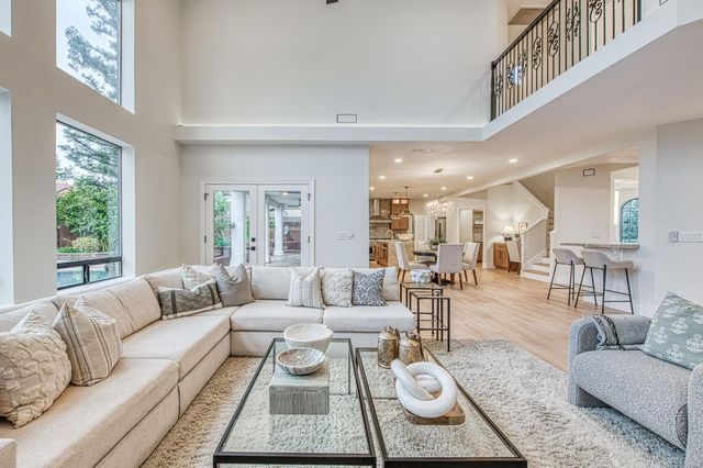 9381 N Woodmont Drive, Fresno, CA 93720