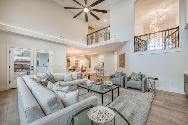 9381 N Woodmont Drive, Fresno, CA 93720