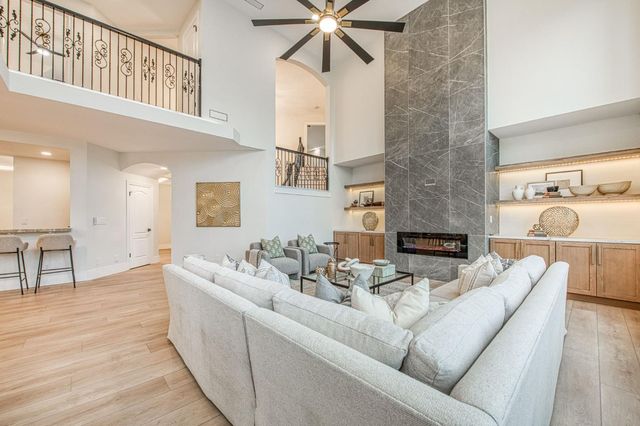 9381 N Woodmont Drive, Fresno, CA 93720