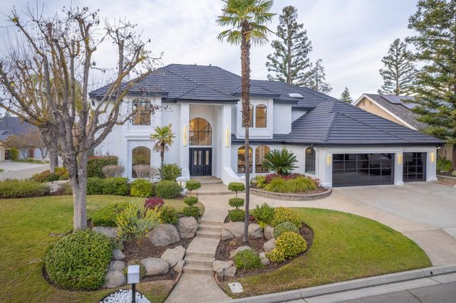 9381 N Woodmont Drive, Fresno, CA 93720