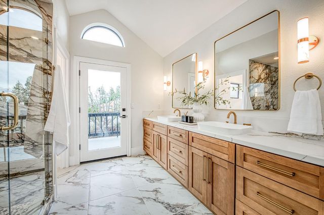 9381 N Woodmont Drive, Fresno, CA 93720