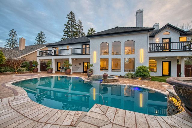 9381 N Woodmont Drive, Fresno, CA 93720