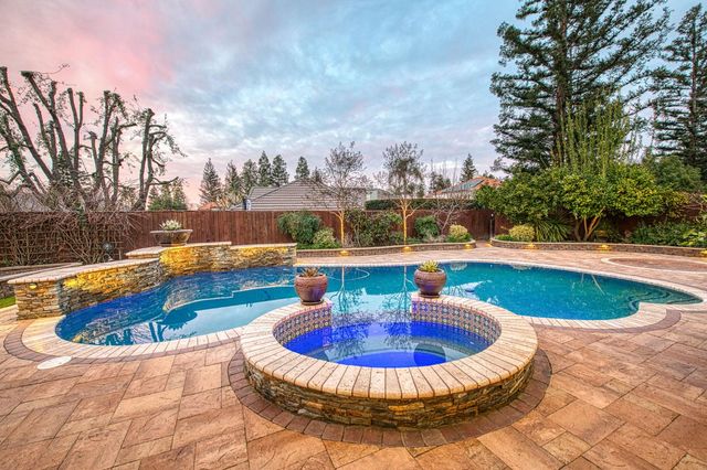 9381 N Woodmont Drive, Fresno, CA 93720