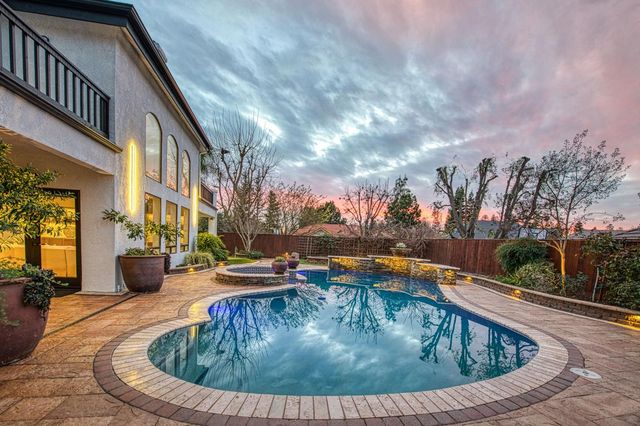 9381 N Woodmont Drive, Fresno, CA 93720