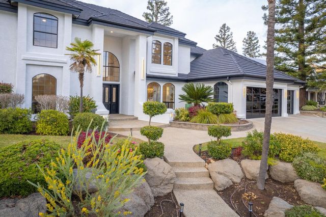 9381 N Woodmont Drive, Fresno, CA 93720