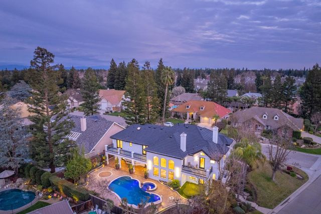 9381 N Woodmont Drive, Fresno, CA 93720
