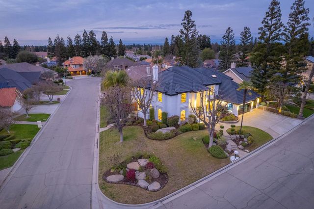 9381 N Woodmont Drive, Fresno, CA 93720
