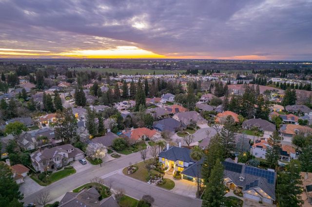 9381 N Woodmont Drive, Fresno, CA 93720