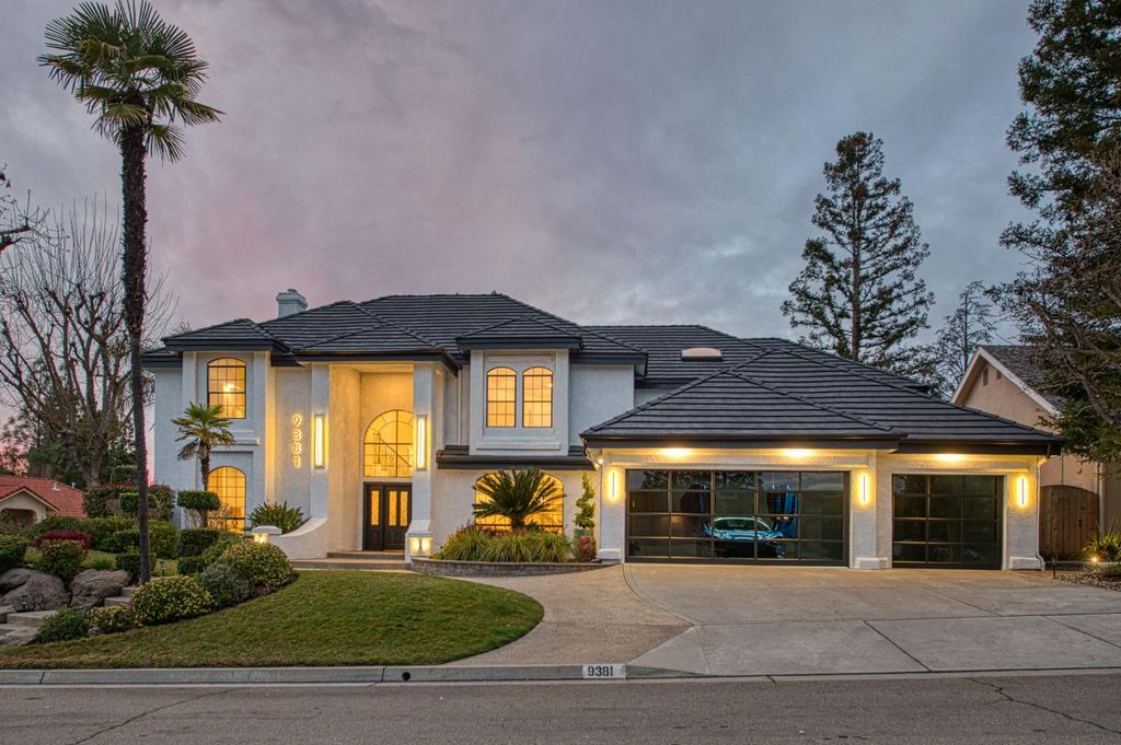 9381 N Woodmont Drive, Fresno, CA 93720