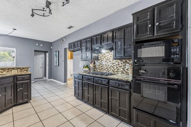 2324 Boardwalk Drive, Mesquite, TX 75181