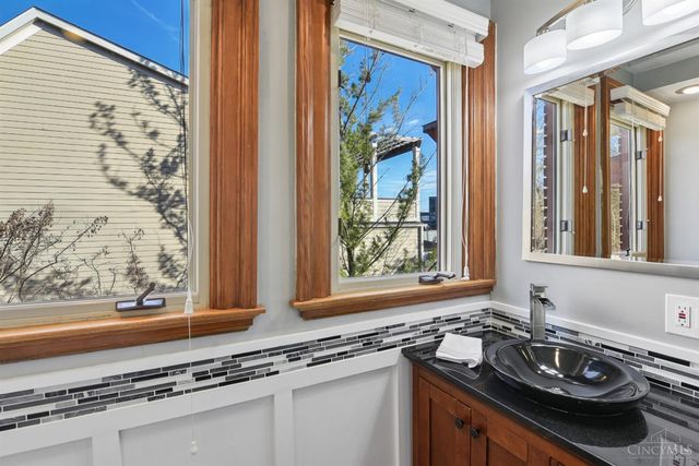 1005 Parkside Place, Cincinnati, OH 45202