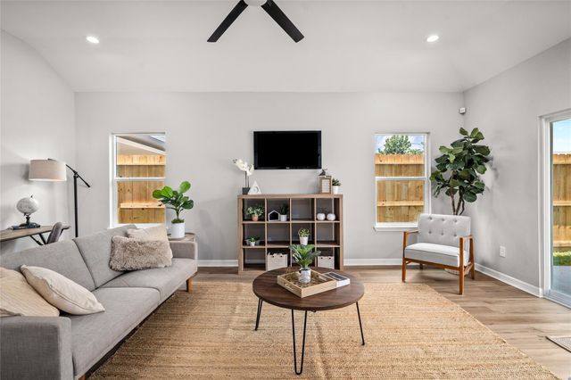 14307 Laredo Street, Houston, TX 77015