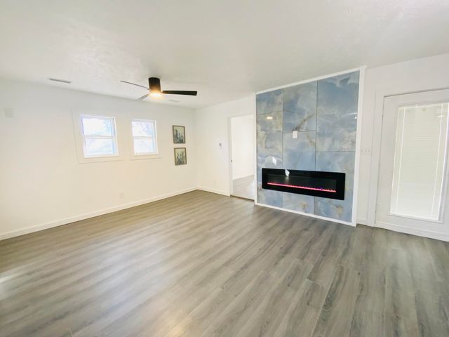 900 W Woodlawn Street, Springfield, MO 65803