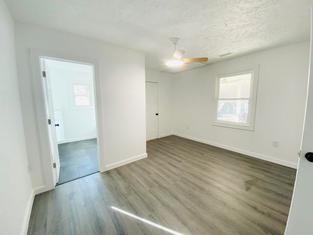 900 W Woodlawn Street, Springfield, MO 65803