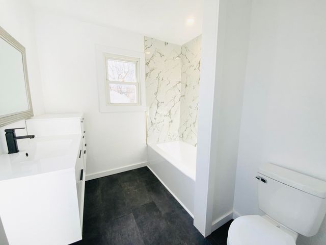 900 W Woodlawn Street, Springfield, MO 65803