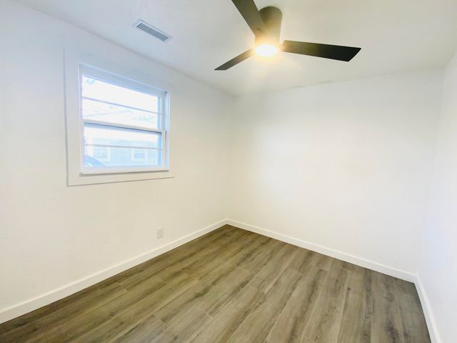 900 W Woodlawn Street, Springfield, MO 65803