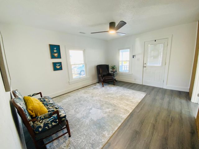 900 W Woodlawn Street, Springfield, MO 65803