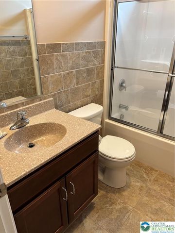4741 Steeplechase Drive, Forks Twp, PA 18040