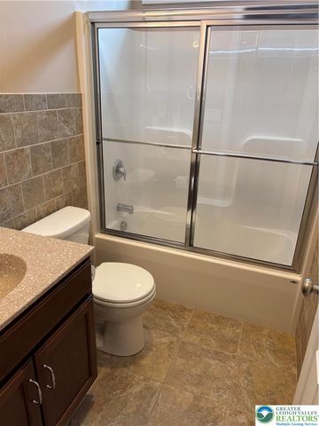 4741 Steeplechase Drive, Forks Twp, PA 18040