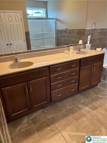 4741 Steeplechase Drive, Forks Twp, PA 18040