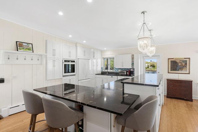 47 Rampasture Road Apt. M, Hampton Bays, NY 11946