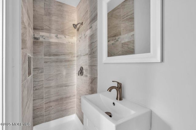 29 Carlisle Road, Toms River, NJ 08757