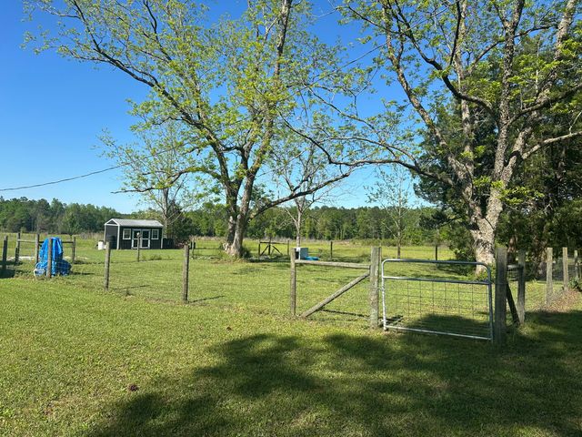 10712 US 331 N, Defuniak Springs, FL 32433