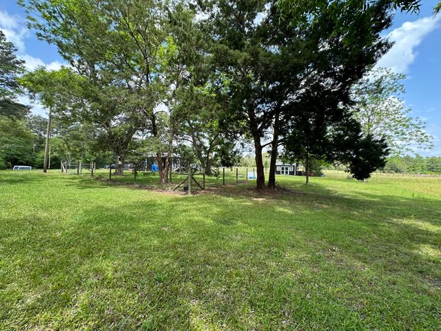 10712 US 331 N, Defuniak Springs, FL 32433