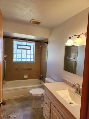 12020 Denver Drive, Parma, OH 44130