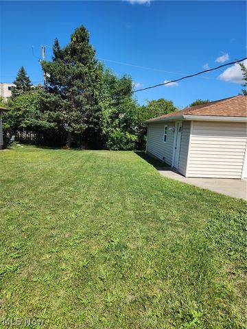 12020 Denver Drive, Parma, OH 44130