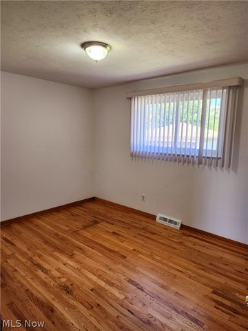 12020 Denver Drive, Parma, OH 44130