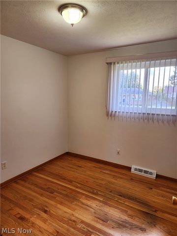 12020 Denver Drive, Parma, OH 44130