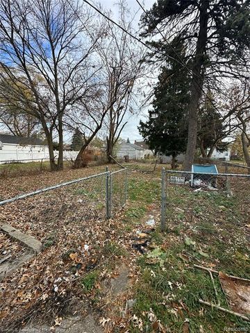 7646 Brace Street, Detroit, MI 48228