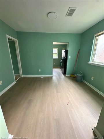 7646 Brace Street, Detroit, MI 48228