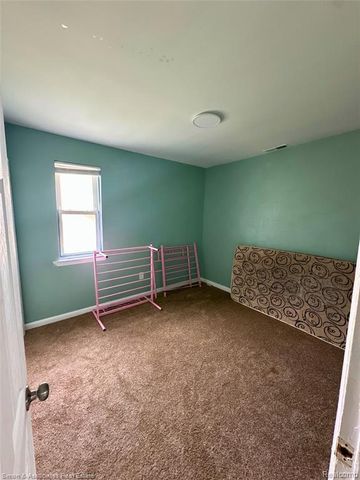 7646 Brace Street, Detroit, MI 48228