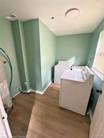 7646 Brace Street, Detroit, MI 48228