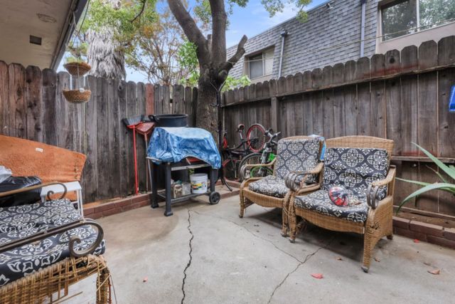 2416 W Turner Rd, Lodi, CA 95242