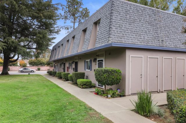2416 W Turner Rd, Lodi, CA 95242