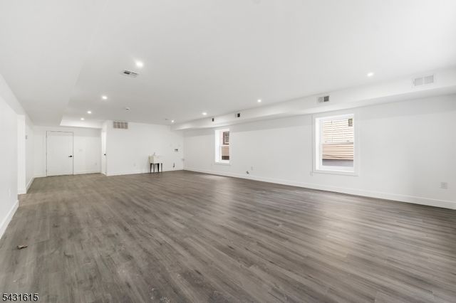 144 N 14Th St, East Orange City, NJ 07017